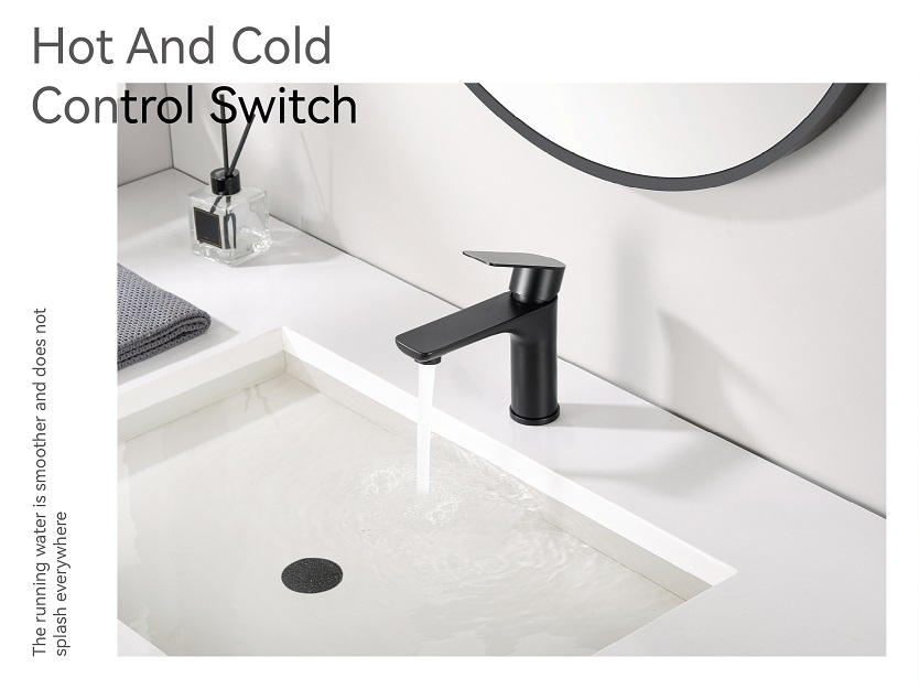 хромированный смеситель для ванной