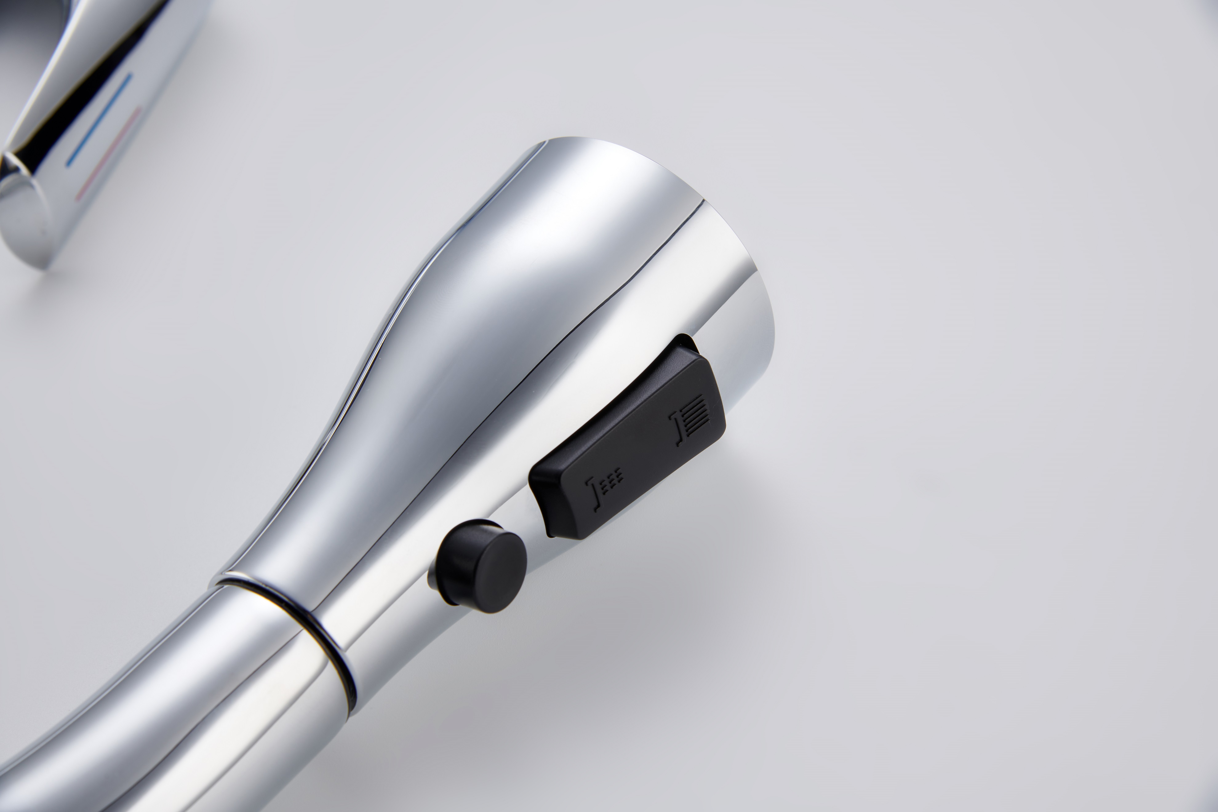 кухонный смеситель из нержавеющей стали