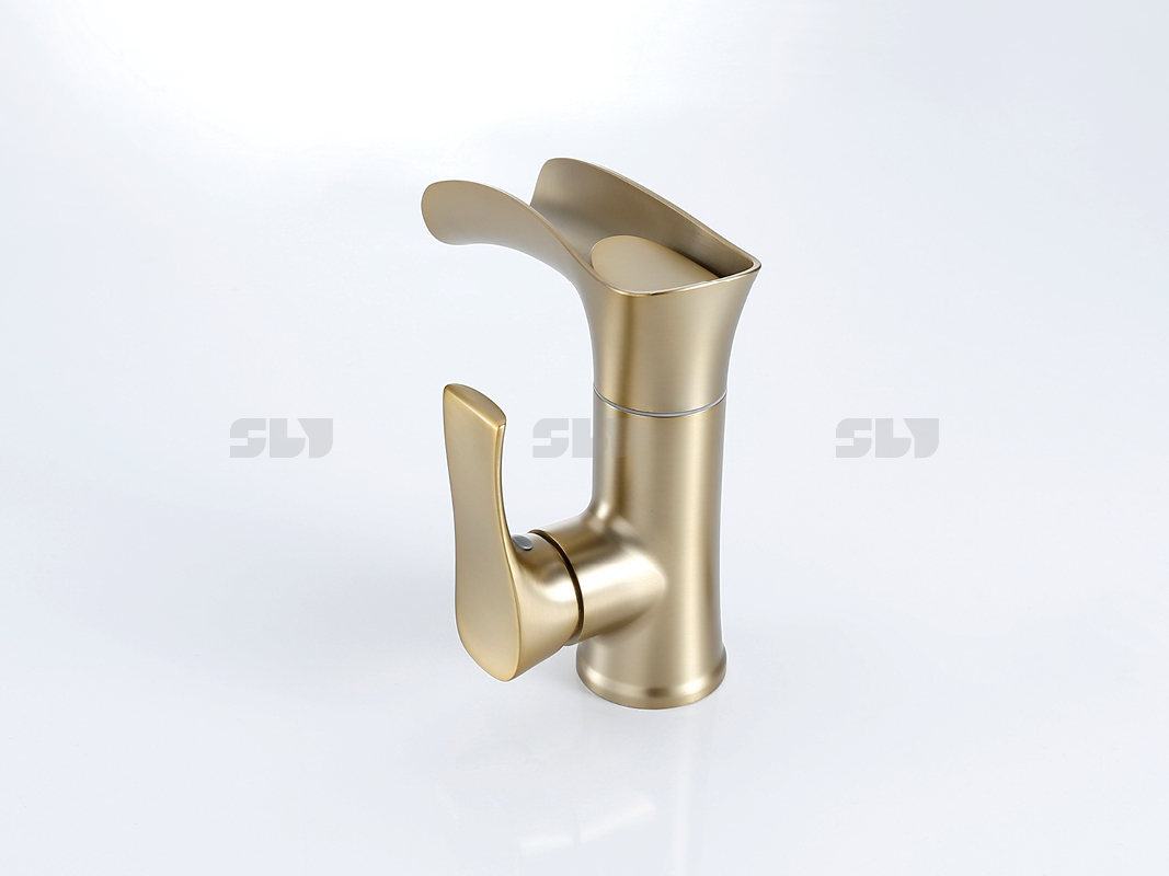 Смеситель с одной ручкой