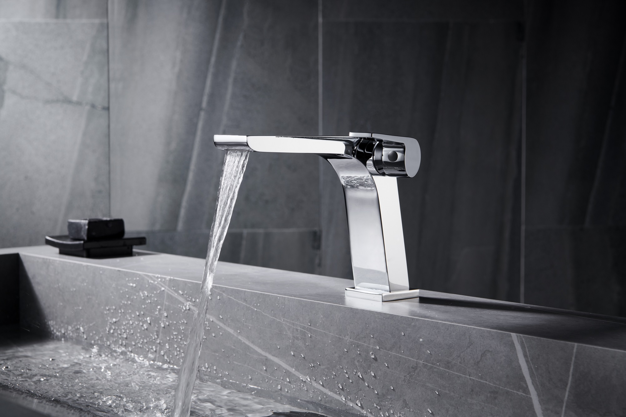 Смесители ванной комнаты в одной отверстии