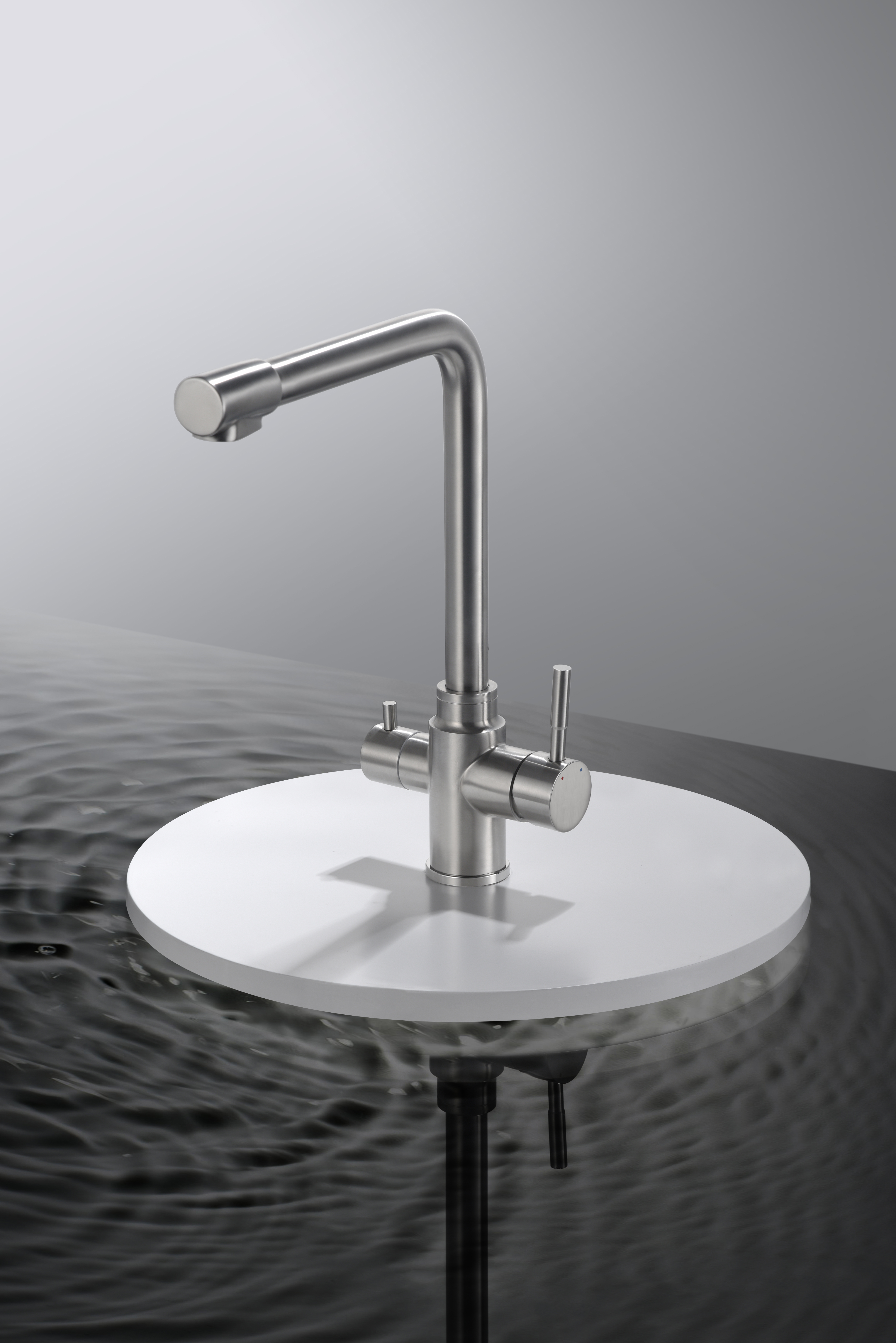 Хитровая ручка с матовыми никельными кухнями нажатие Очищенное водопровод