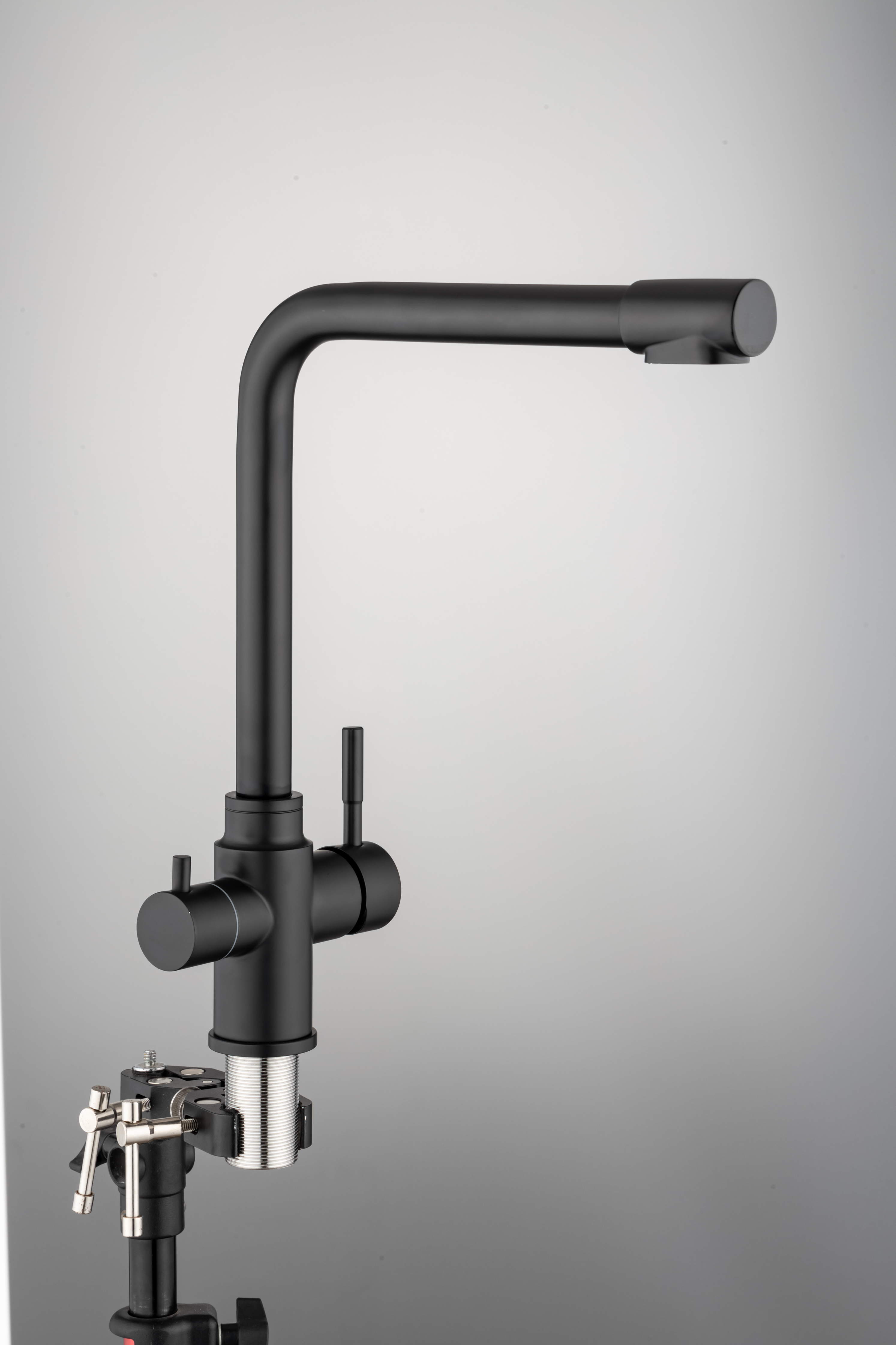 Хитровая ручка с матовыми никельными кухнями нажатие Очищенное водопровод