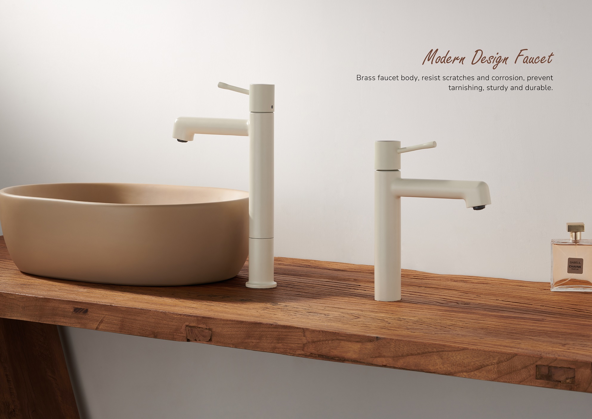 Белый смеситель для ванной комнаты