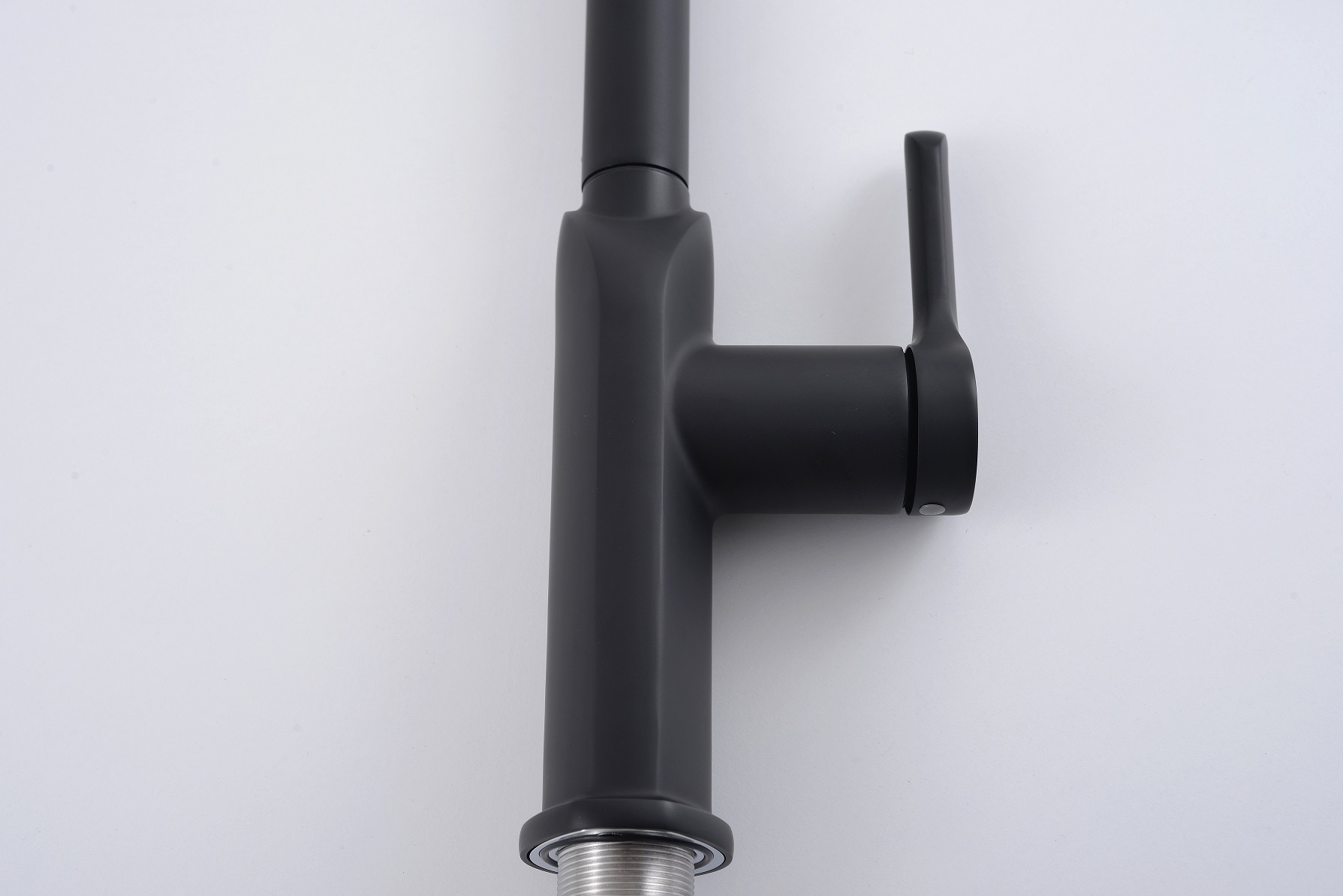 Вытащить кухонный кран