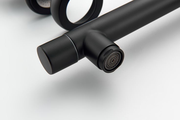 Кухонный смеситель матовой черный