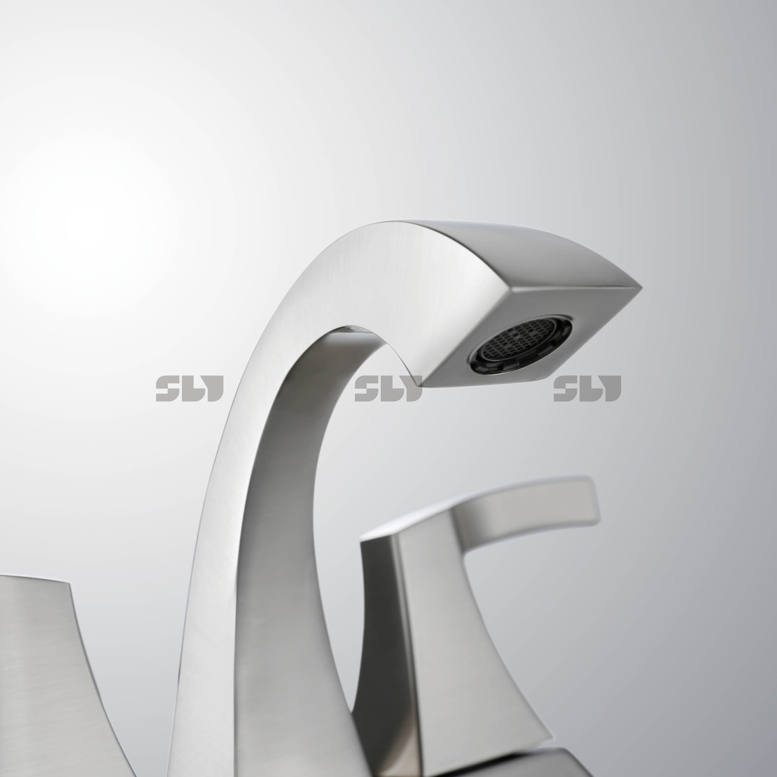 Хитрый новый прибытие Классический дизайн двойной ручки Центерсет Смеситель горячий/холодный кран для ванной комнаты